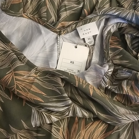 Tropical Print Maxi Dress - Picture 5 of 5